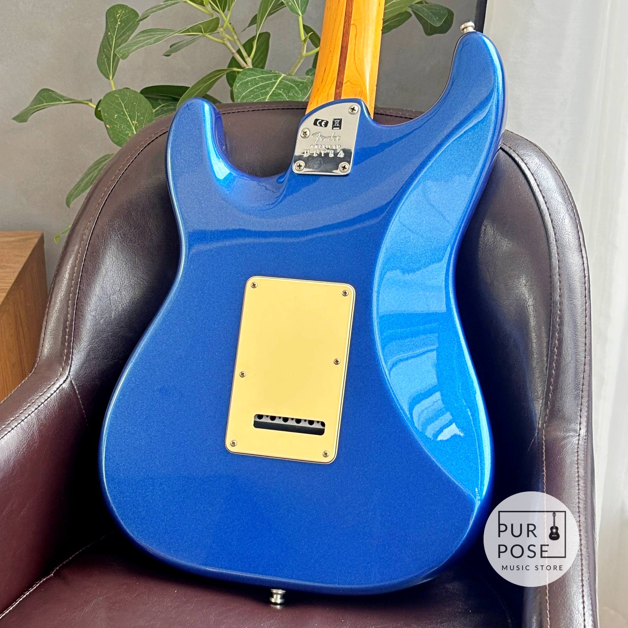 【美品】 Fender American Ultra Stratocaster Cobra Blue 2019年製 純正ハードケース付き